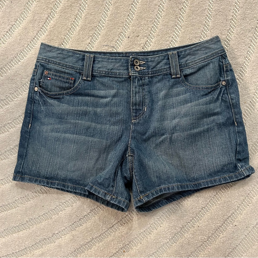 NWOT Tommy Hilfiger Mid-Rise Blue Denim Jean Shorts 5” - Size 10
